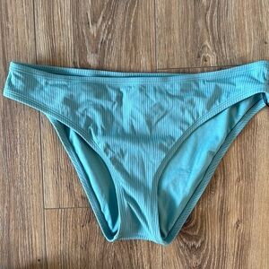 🛍️4/$20 Shade & Shire L bikini bottom